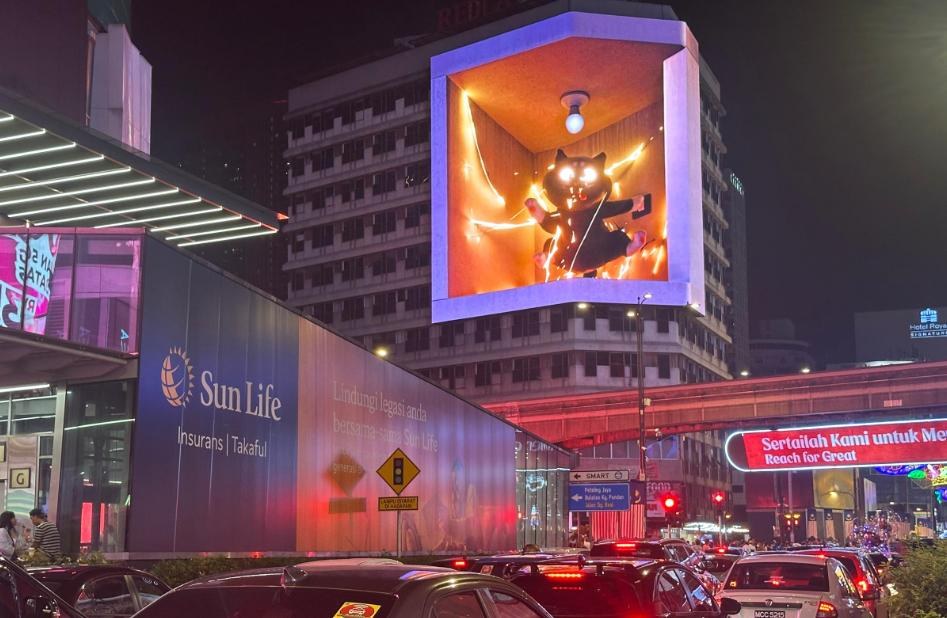 Large digital billboard at Yayasan Selangor Building on Jalan Bukit Bintang